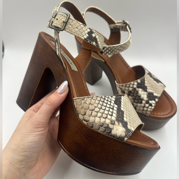 Steve Madden Shoes - Snakeskin Platform Sandals Chunky Heels Steve Madden size 37/7 Women Shoes Brown